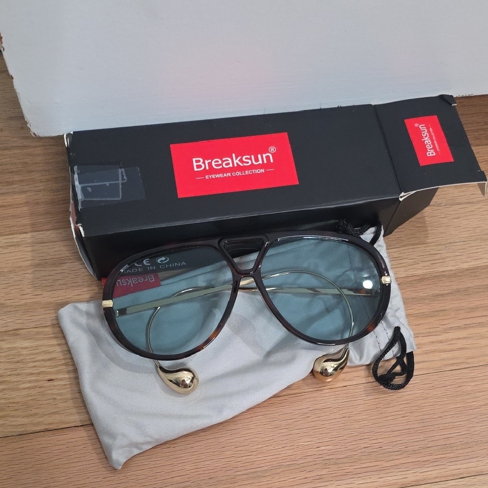 Women's Black Sunglasses
